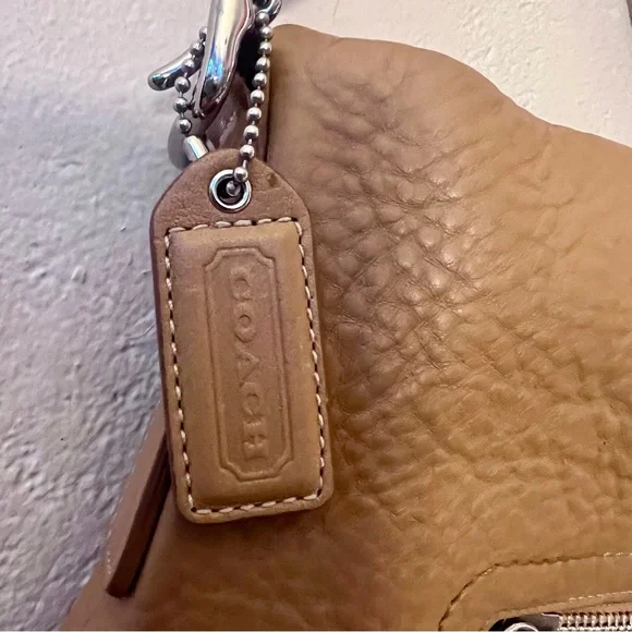 Coach 2006 Legacy Tan Thick Pebble Grain Leather Shoulder Hobo Bag Purse - Picture 4 of 17